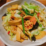 在大众点评上是排名第一的。那个白色肉片9元/片