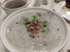 荔湾艇仔粥-香港新发烧腊茶餐厅(万象店)
