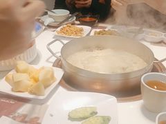 -洪氏嗨捞·猪肚鸡火锅(阳光天地店)