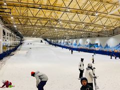 -乔波室内滑雪场