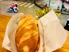 -Bánh Mì Huynh Hoa