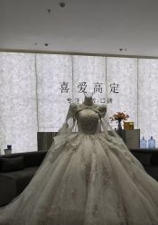 -喜爱高定婚纱摄影
