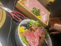 -山川小町·极番烧肉(新地假日广场店)