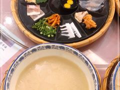 -老国贸云南传统过桥米线(滇池店)