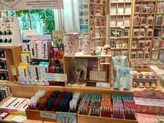 零售区-猫的天空之城概念书店(束河店)
