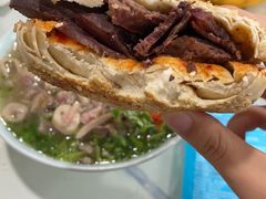 夹肉烧饼-清真喜兰老丁羊汤特色小吃