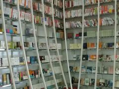 -钟书阁(松江泰晤士小镇店)