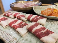 -臻牛烤肉