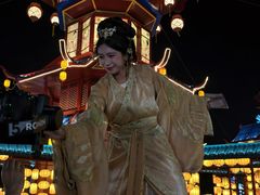 -淄博花灯齐彩城