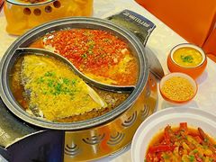 -阿瓦山寨·湘菜现炒·剁椒鱼头王(咸阳总店)