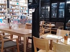 -猫的天空之城概念书店(杭州南宋御街店)