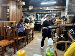 -亮亮面馆(经六路店)