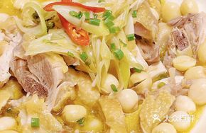 Handcrafted Winter Bamboo Chicken