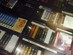 -钟书阁(松江泰晤士小镇店)