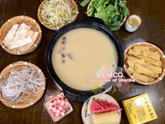 -黄桷树曹家私房菜(江与城店)