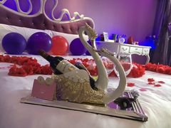 -天鹅恋主题酒店(光谷广场步行街店)