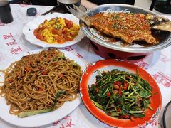 -堂瓦里·33年传统赣菜(第一街区店)