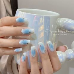-花岐款式专研健康美甲沙龙