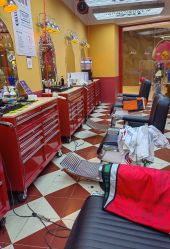 -Devilhands Barbershop男士理容店