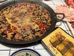 -旧街市鲜货老火锅(大光路店)