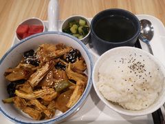 -轻蔬不用等·素食(江苏路店)