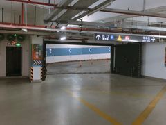 -静安大融城·停车场