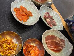-臻牛烤肉