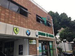 -蜂鸟快修喷漆钣喷汽修旗舰工厂(军工路店)