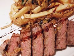 嫩煎小牛肉配煎蛋-Solo(衡山路店)