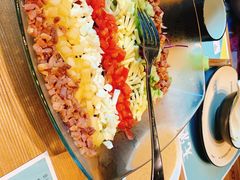 彩虹沙拉-临界音乐酒馆·小龙虾·江湖菜(华熙LIVE·鱼洞店)