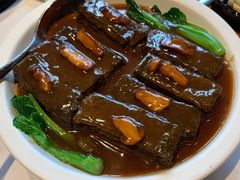 鲍汁松茸焖黑豆腐-新雅(丰盛里店)