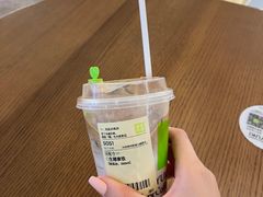 生椰拿铁-奈雪的茶(湖滨银泰in77C区PRO店)