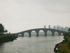 -万绿园