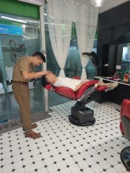 -老男孩男士理容馆·理发·烫染·修面