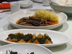 -渝信川菜 · 川味家常菜(财富购物中心店)