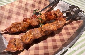Long Sword Roasted Lamb Ribs