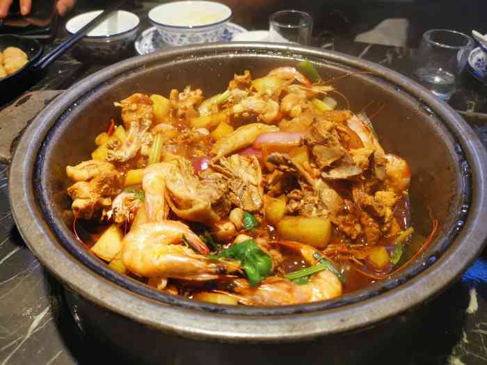 蜀八婆溏心鲍鱼鸡煲(寮步嘉荣店)-"突然被朋友邀请吃鸡煲「牛杂煲」