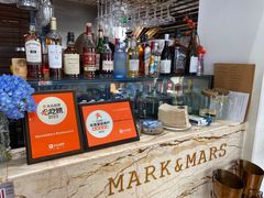 -Mark&Mars Restaurant