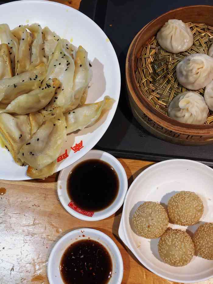 郑记南门口(苏宁广场店)-"哇塞~南门口的凉皮也是蛮好吃的,分量足.