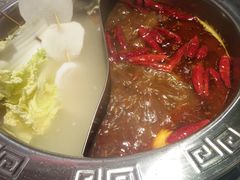 红油鸳鸯锅-热辣宗师·串串火锅(万达金街店)