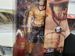 -泡泡玛特POPMART(上海环球港店)