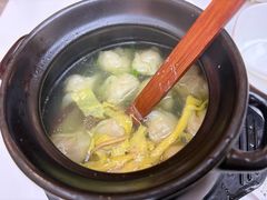 鲜肉砂锅小馄饨-锡笼记·无锡小笼(人民路店)