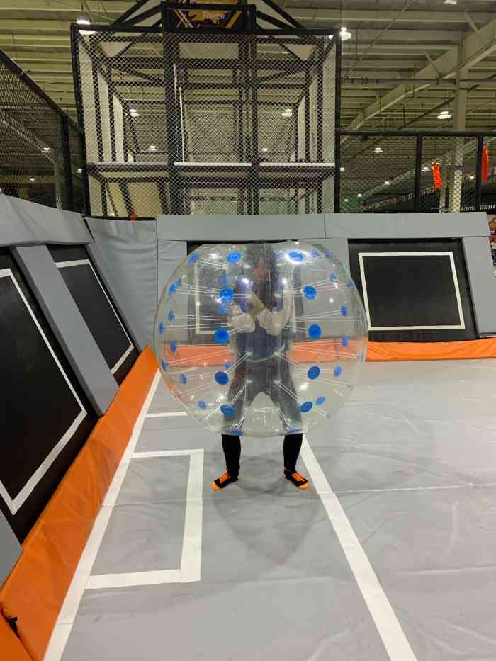 跃客蹦床公园-"津塘路沿线,发现了一个超级好玩的蹦床公园.