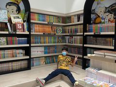 -钟书阁(群光广场店)