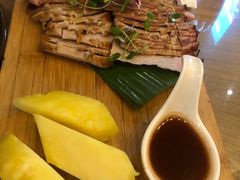 烧薄切蜜汁猪颈肉-青檸泰 LIME THAI (财富购物中心店)