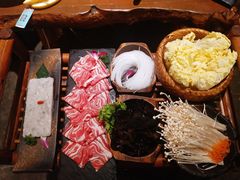 -老牌坊云南鱼豆花火锅(嵩山店)