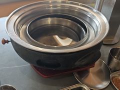 -围炉肉舍•炭烤活鳗•丹东海鲜烤肉(步行街店)