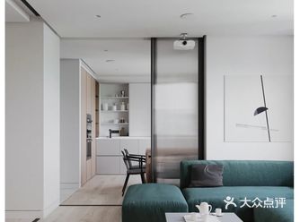 白色是空间的主基调  ️️少量的原木元素 