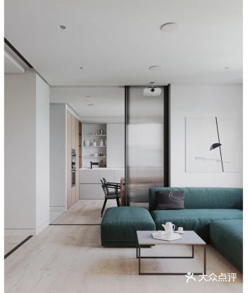 白色是空间的主基调  ️️少量的原木元素 