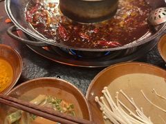 -渝井巷重庆老火锅(沈阳吉祥店)